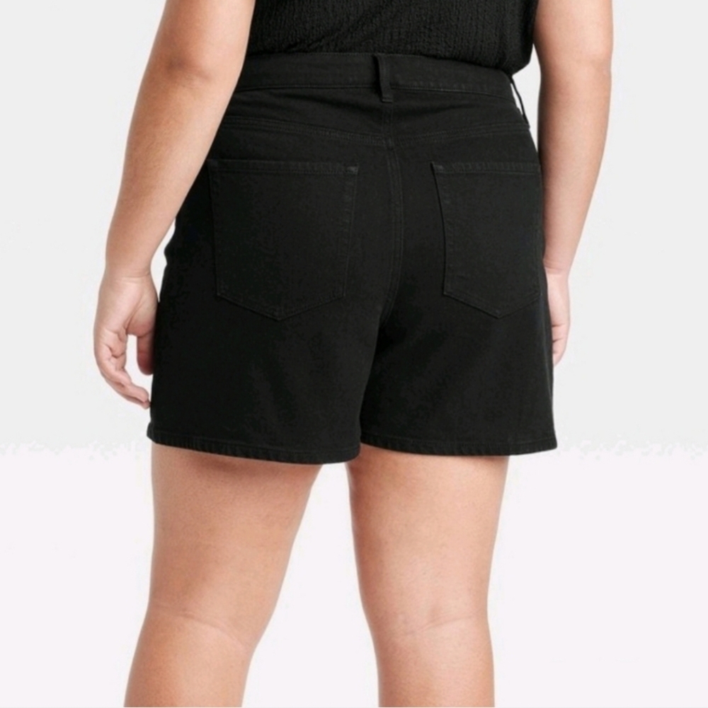 Women's 5" High Rise Midi Shorts - Black - Ava & Viv - 22